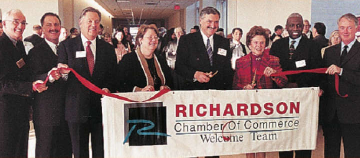 Richardson Chamber of Commerce ribbon cutting participants
